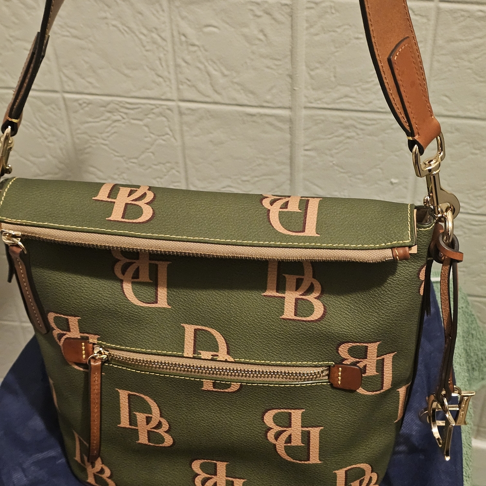 Dooney & Bourke Green and Tan Women's Shoulder Bag